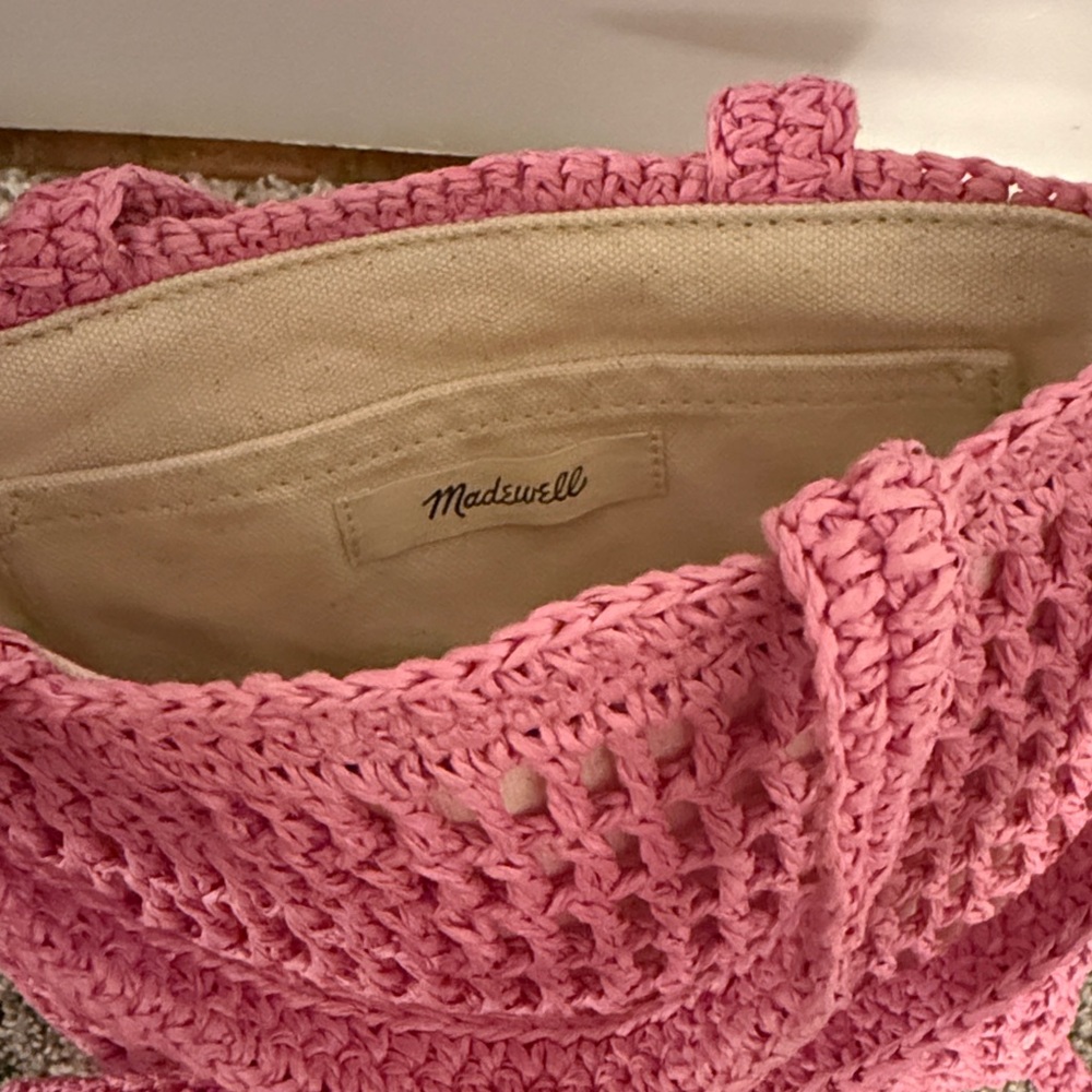The small transport crossbody: straw edition hot pink - Picture 5 of 7
